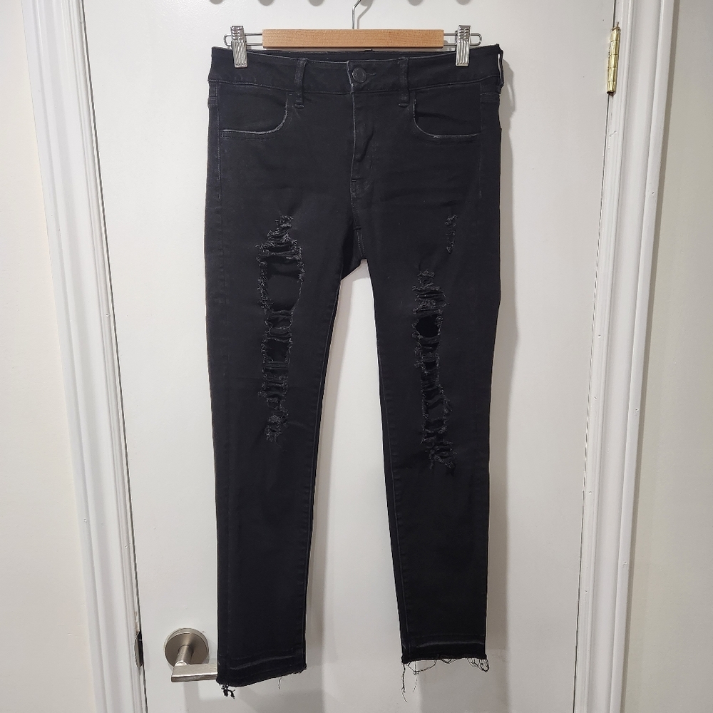 American Eagle Black Ripped Jegging Crop